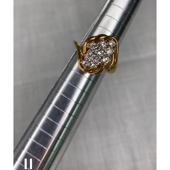 Vintage Estate 14K GE Simulated Diamond Cluster Ring Size 5 Approximately - Picture 2 of 3